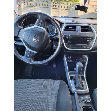 Suzuki SX4 S-Cross  SUV 2015,  2.0 diesel, automat - Na sprzedaż za 31 500 zł - Konin - zdjęcie 3