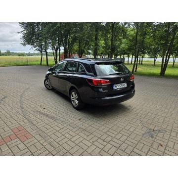 Opel Astra 2016,  1.6 diesel - Na sprzedaż za 26 900 zł - Kadłubówka - zdjęcie 11