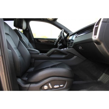 Porsche Cayenne  Terenowy 2019,  3.0 benzyna, automat - Na sprzedaż za 245 000 zł - Warszawa - zdjęcie 6