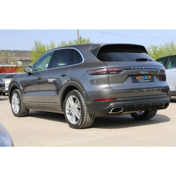 Porsche Cayenne  Terenowy 2019,  3.0 benzyna, automat - Na sprzedaż za 245 000 zł - Warszawa - zdjęcie 4