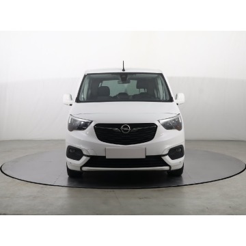 Opel Combo  Pick-up 2019,  1.2 benzyna - Na sprzedaż za 68 999 zł - Katowice - zdjęcie 2