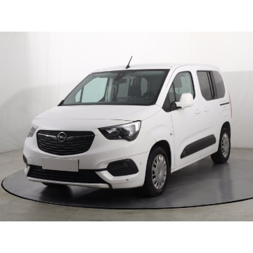 Opel Combo  Pick-up 2019,  1.2 benzyna - Na sprzedaż za 68 999 zł - Katowice - zdjęcie 3