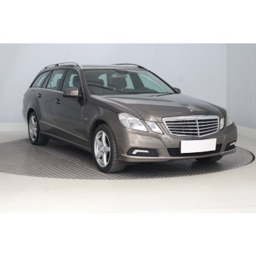 Mercedes E E 250 CDI (204KM), 2010