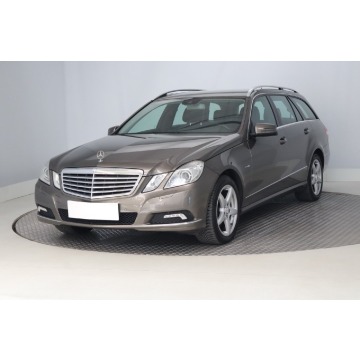 Mercedes - Benz E-klasa  Kombi 2010,  2.1 diesel, automat - Na sprzedaż za 29 999 zł - Zabrze - zdjęcie 3