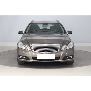 Mercedes - Benz E-klasa  Kombi 2010,  2.1 diesel, automat - Na sprzedaż za 29 999 zł - Zabrze - zdjęcie 2
