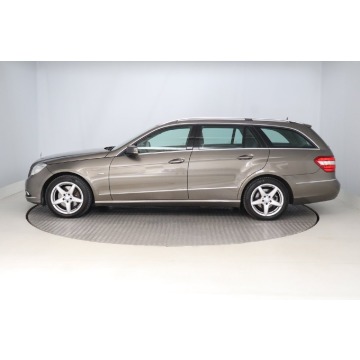Mercedes - Benz E-klasa  Kombi 2010,  2.1 diesel, automat - Na sprzedaż za 29 999 zł - Zabrze - zdjęcie 4