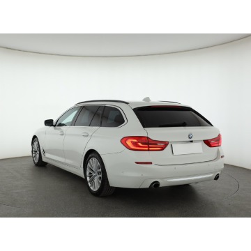 BMW Seria 5  Kombi 2018,  2.0 diesel, automat - Na sprzedaż za 64 999 zł - Piaseczno - zdjęcie 5