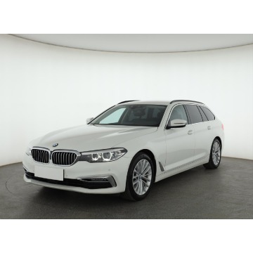 BMW Seria 5  Kombi 2018,  2.0 diesel, automat - Na sprzedaż za 64 999 zł - Piaseczno - zdjęcie 3