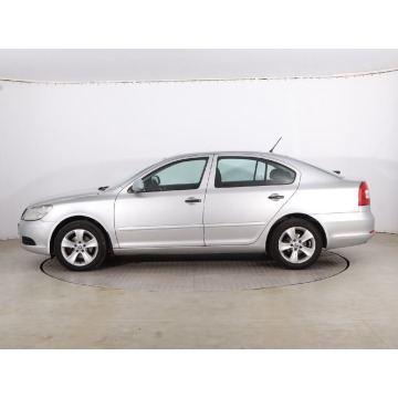 Skoda Octavia  Hatchback 2011,  1.6 diesel - Na sprzedaż za 10 999 zł - Grudziądz - zdjęcie 4