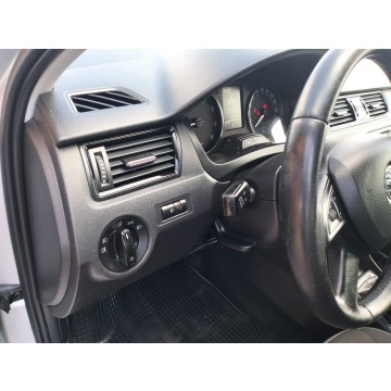 Skoda Rapid  Hatchback 2013,  1.2 benzyna - Na sprzedaż za 22 900 zł - Twardów - zdjęcie 12