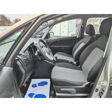 Kia Venga 2013,  1.4 diesel - Na sprzedaż za 19 900 zł - Twardów - zdjęcie 7