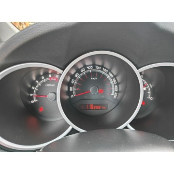 Kia Venga 2013,  1.4 diesel - Na sprzedaż za 19 900 zł - Twardów - zdjęcie 9