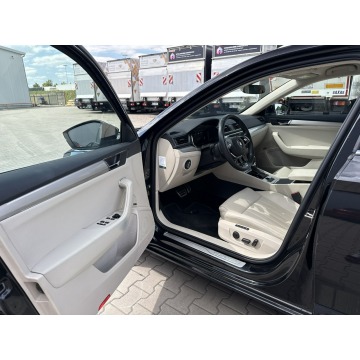 Skoda Superb  Kombi 2022,  2.0 diesel, automat - Na sprzedaż za 113 000 zł - Jawczyce - zdjęcie 10