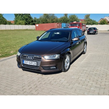 Audi A4  Kombi 2012,  2.0 diesel, automat - Na sprzedaż za 33 500 zł - Strobice - zdjęcie 2