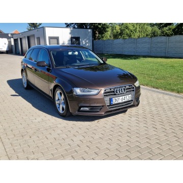 Audi A4  Kombi 2012,  2.0 diesel, automat - Na sprzedaż za 33 500 zł - Strobice - zdjęcie 9