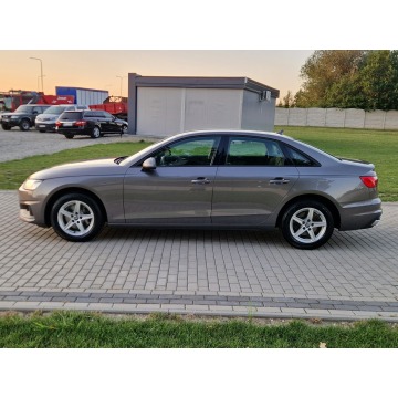 Audi A4  Sedan/Limuzyna 2020,  2.0 diesel, automat - Na sprzedaż za 75 000 zł - Strobice - zdjęcie 3