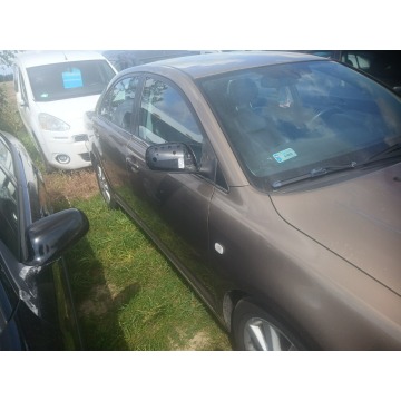 Toyota Avensis  Hatchback 2004,  2.0 benzyna - Na sprzedaż za 3 900,00 zł - Zągoty - zdjęcie 5