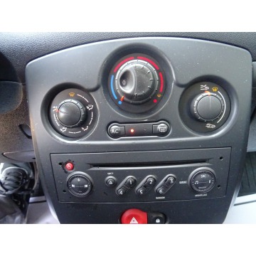 Renault Clio  Hatchback 2008,  1.1 benzyna - Na sprzedaż za 7 640,00 zł - Łódź - zdjęcie 11