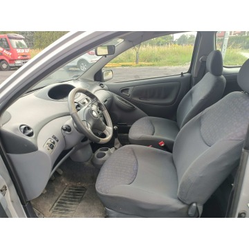 Toyota Yaris  Hatchback 2003,  1.3 benzyna - Na sprzedaż za 1 950,00 zł - Tarnów - zdjęcie 5
