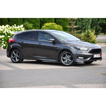 Ford Focus  Hatchback 2018,  1.0 benzyna - Na sprzedaż za 41 900 zł - Ostrów Mazowiecka - zdjęcie 10