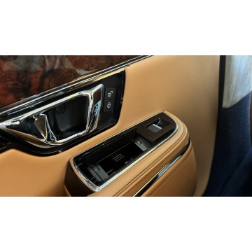 Jaguar XJ  Sedan/Limuzyna 2015,  3.0 benzyna, automat - Na sprzedaż za 79 900 zł - Gdynia - zdjęcie 12