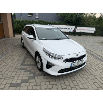 Kia Ceed  Kombi 2019,  1.4 benzyna, automat - Na sprzedaż za 56 900 zł - Orzech - zdjęcie 3
