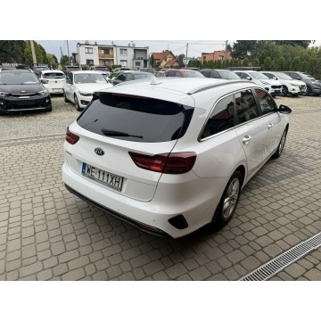 Kia Ceed  Kombi 2019,  1.4 benzyna, automat - Na sprzedaż za 56 900 zł - Orzech - zdjęcie 7