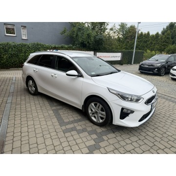 Kia Ceed  Kombi 2019,  1.4 benzyna, automat - Na sprzedaż za 56 900 zł - Orzech - zdjęcie 4