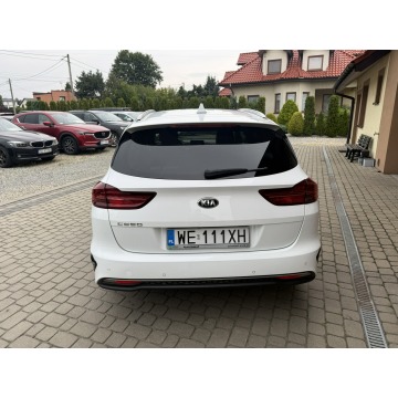 Kia Ceed  Kombi 2019,  1.4 benzyna, automat - Na sprzedaż za 56 900 zł - Orzech - zdjęcie 8
