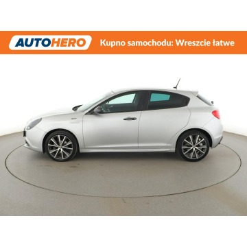 Alfa Romeo Giulietta  Hatchback 2020,  1.4 benzyna - Na sprzedaż za 58 900 zł - Warszawa - zdjęcie 2