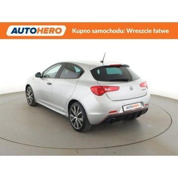 Alfa Romeo Giulietta  Hatchback 2020,  1.4 benzyna - Na sprzedaż za 58 900 zł - Warszawa - zdjęcie 4