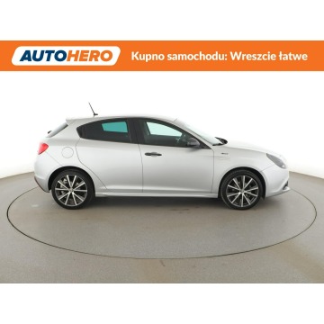 Alfa Romeo Giulietta  Hatchback 2020,  1.4 benzyna - Na sprzedaż za 58 900 zł - Warszawa - zdjęcie 9