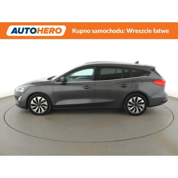 Ford Focus  Kombi 2019,  2.0 diesel, automat - Na sprzedaż za 50 900 zł - Warszawa - zdjęcie 2