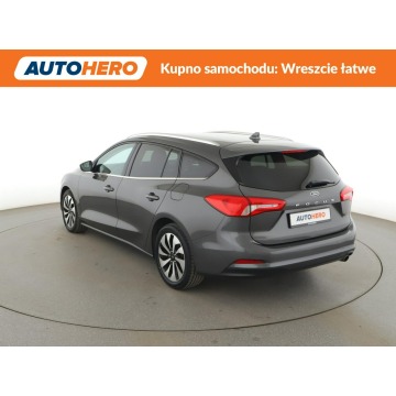 Ford Focus  Kombi 2019,  2.0 diesel, automat - Na sprzedaż za 50 900 zł - Warszawa - zdjęcie 4