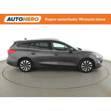 Ford Focus  Kombi 2019,  2.0 diesel, automat - Na sprzedaż za 50 900 zł - Warszawa - zdjęcie 9