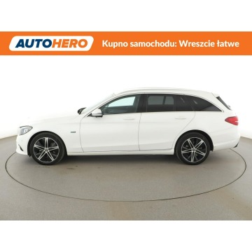 Mercedes - Benz C-klasa  Kombi 2019,  2.0 hybryda, automat - Na sprzedaż za 82 900 zł - Warszawa - zdjęcie 2