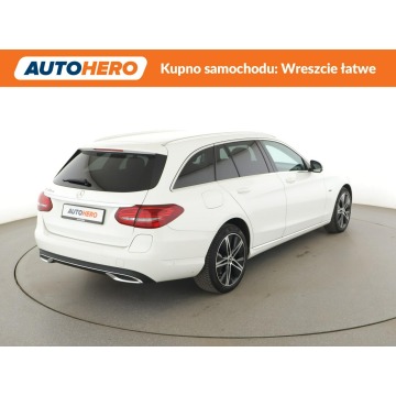 Mercedes - Benz C-klasa  Kombi 2019,  2.0 hybryda, automat - Na sprzedaż za 82 900 zł - Warszawa - zdjęcie 8