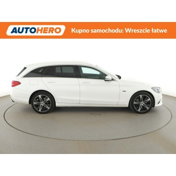 Mercedes - Benz C-klasa  Kombi 2019,  2.0 hybryda, automat - Na sprzedaż za 82 900 zł - Warszawa - zdjęcie 10