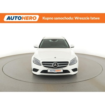 Mercedes - Benz C-klasa  Kombi 2019,  2.0 hybryda, automat - Na sprzedaż za 82 900 zł - Warszawa - zdjęcie 12