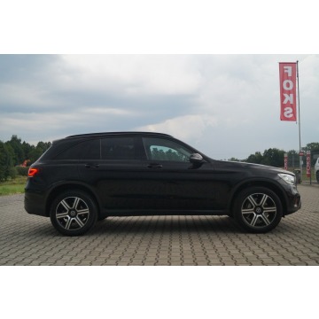 Mercedes - Benz GLC-klasa  SUV 2022,  2.0 hybryda, automat - Na sprzedaż za 134 900 zł - Goczałkowice-Zdrój - zdjęcie 8