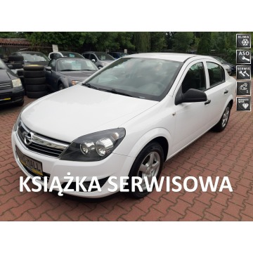 Opel Astra  Sedan/Limuzyna 2012,  1.6 benzyna - Na sprzedaż za 13 200 zł - Lublin - zdjęcie 1