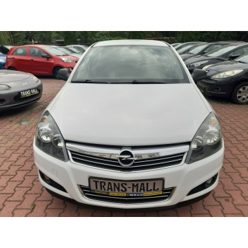 Opel Astra  Sedan/Limuzyna 2012,  1.6 benzyna - Na sprzedaż za 13 200 zł - Lublin - zdjęcie 2
