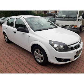 Opel Astra  Sedan/Limuzyna 2012,  1.6 benzyna - Na sprzedaż za 13 200 zł - Lublin - zdjęcie 3