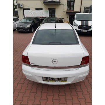 Opel Astra  Sedan/Limuzyna 2012,  1.6 benzyna - Na sprzedaż za 13 200 zł - Lublin - zdjęcie 6