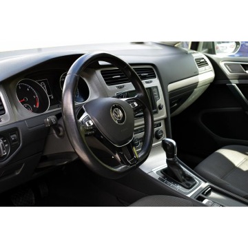 Volkswagen Golf  Kombi 2016,  1.6 diesel, automat - Na sprzedaż za 29 900 zł - Warszawa - zdjęcie 4