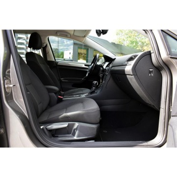 Volkswagen Golf  Kombi 2016,  1.6 diesel, automat - Na sprzedaż za 29 900 zł - Warszawa - zdjęcie 8