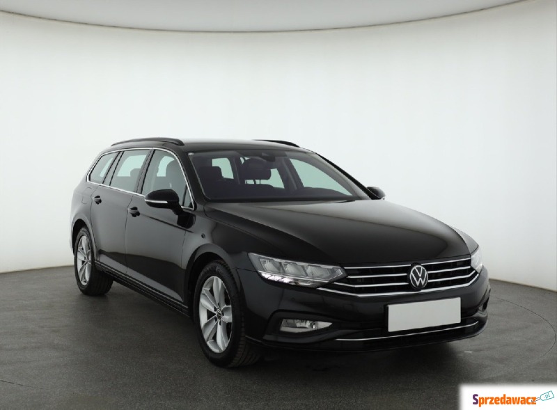 Volkswagen Passat  Kombi 2021,  2.0 benzyna, automat - Na sprzedaż za 79 999 zł - Piaseczno