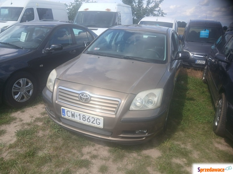 Toyota Avensis  Hatchback 2004,  2.0 benzyna - Na sprzedaż za 3 900,00 zł - Zągoty