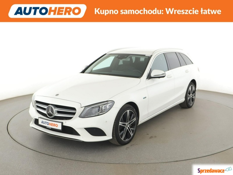 Mercedes - Benz C-klasa  Kombi 2019,  2.0 hybryda, automat - Na sprzedaż za 82 900 zł - Warszawa
