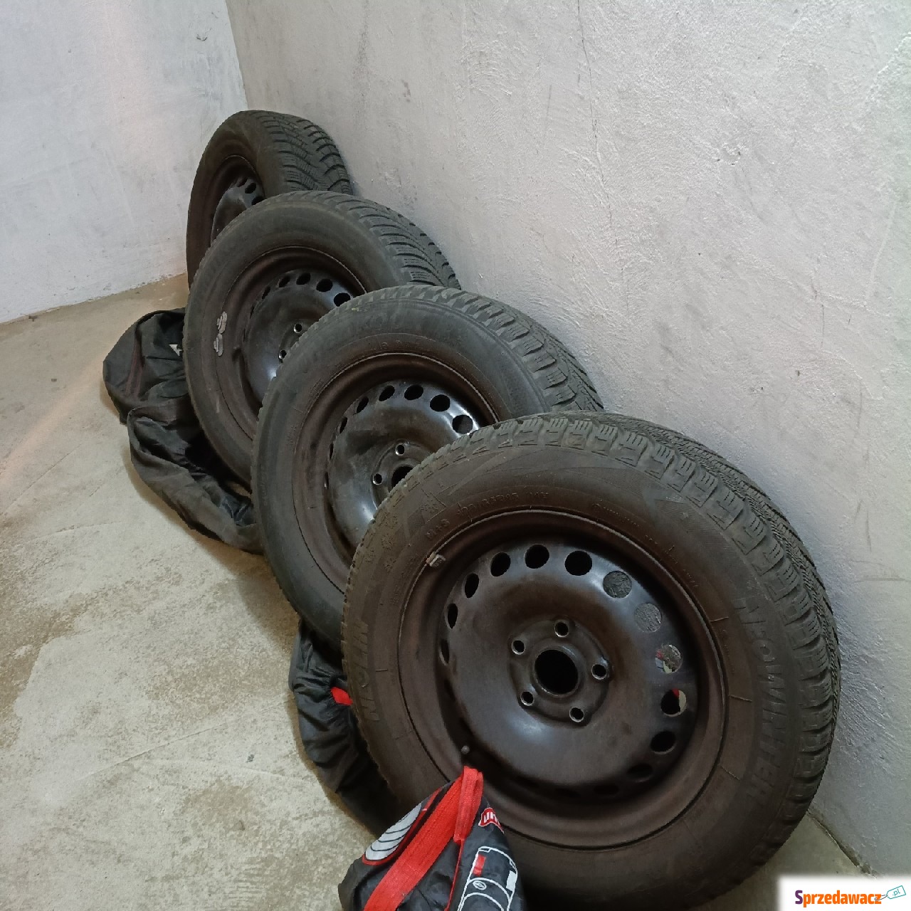 Sprzedam komplet kół do VW Golfa